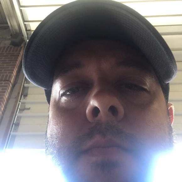 Profile Picture of Jason Loyer (@jasonloyer) on Poshmark
