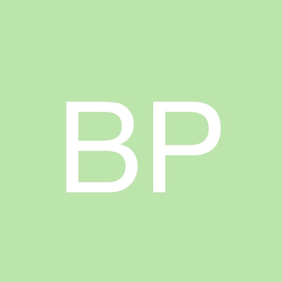 Profile Picture of Brit Piha (@britpiha) on Poshmark