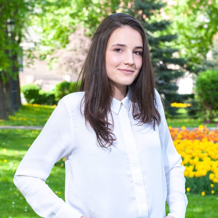 Profile Picture of Alexandra Lup (@alexandralup) on Tiktok
