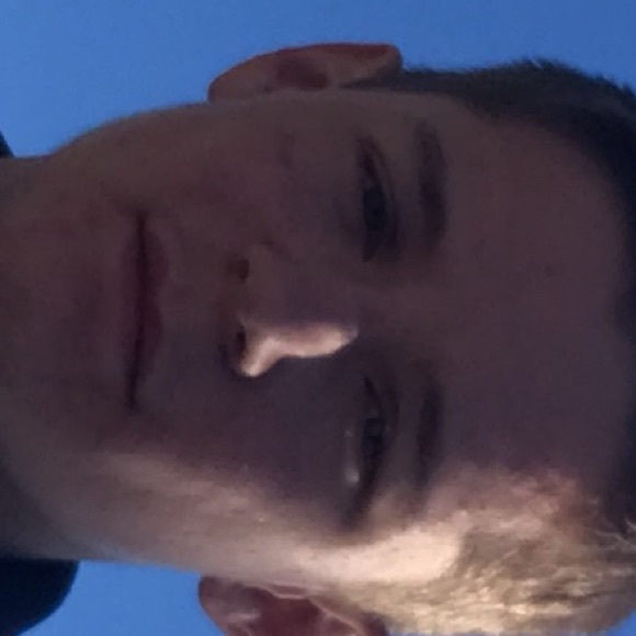 Brandon Garard - Poshmark Profile Picture of Brandon Garard (@brandonsg) on Poshmark