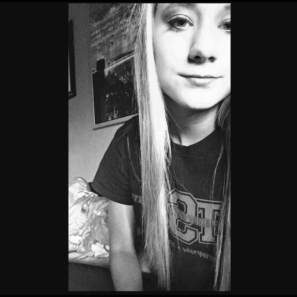 Profile Picture of Becky Fontenot (@beckyfontenot14) on Poshmark
