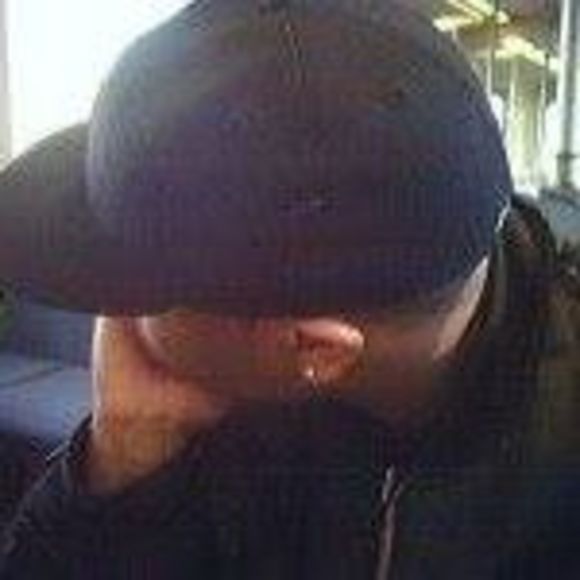 Profile Picture of Devin Murdock (@devmur88) on Poshmark