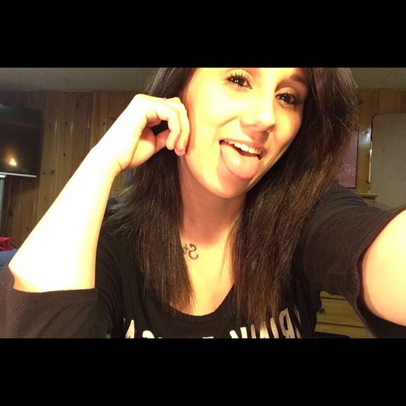 Profile Picture of Chasity Nicholson (@chaasss_lee) on Poshmark