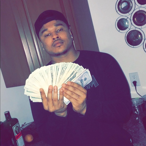 Profile Picture of Cedric Foster (@cedyxmac) on Poshmark