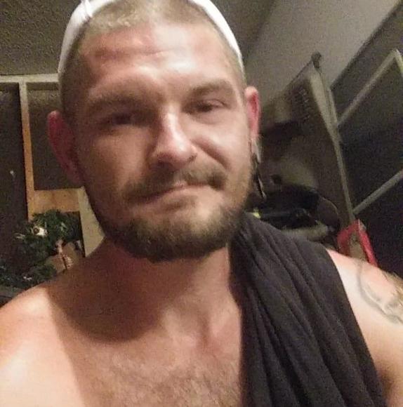 Profile Picture of Jason Custer (@jasoncuster7) on Poshmark