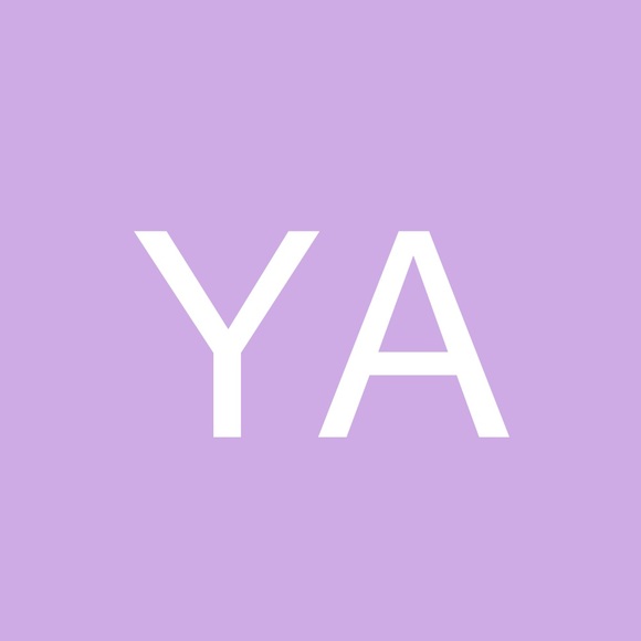 Profile Picture of Yara Abdelmalek (@yaraabdelmalek) on Poshmark