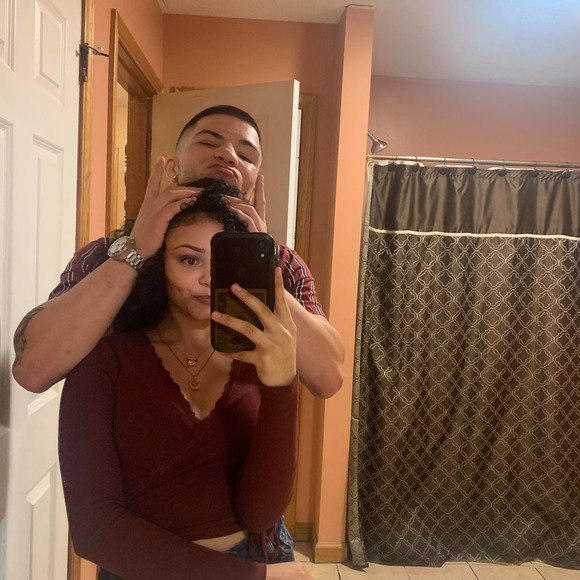 Profile Picture of Joel Gonzalez (@jojofreetoe28) on Poshmark