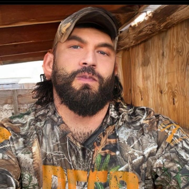 Profile Picture of Julian (@juliancarson) on Tiktok