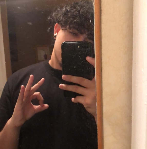 Profile Picture of Roy Jr. (@bignollasroy) on Poshmark