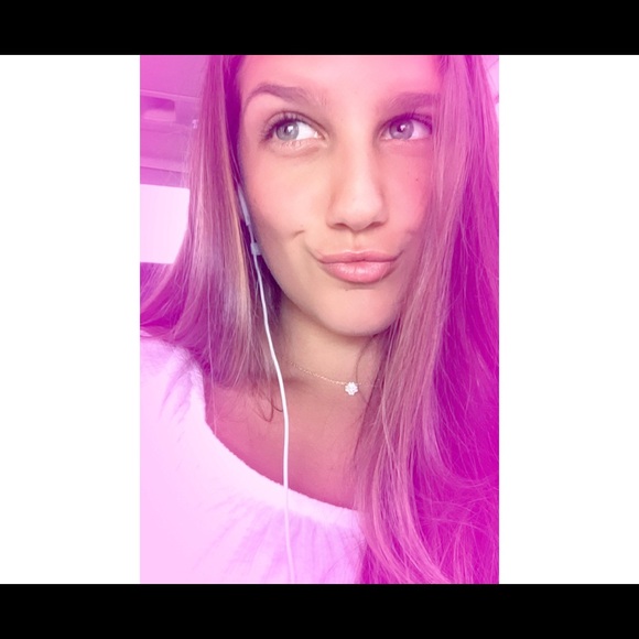 Profile Picture of Emma Sachkowsky (@emmarose0973) on Poshmark