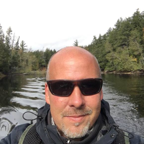 Profile Picture of Scott Thayer (@scottthayer) on Poshmark
