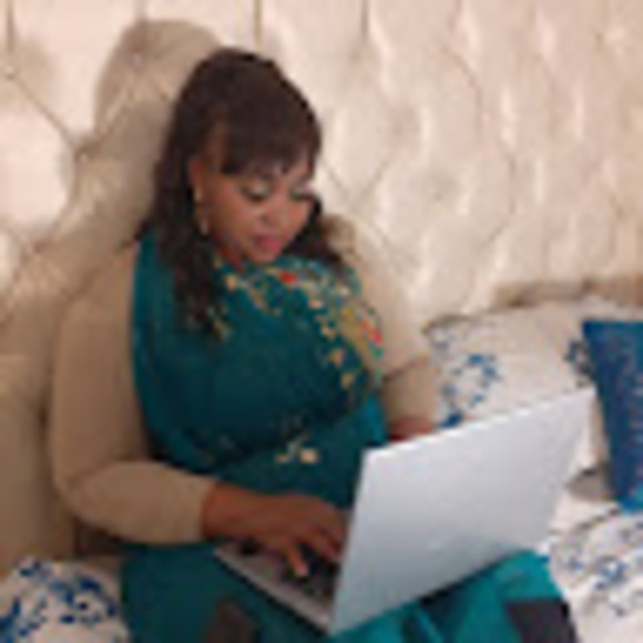 Profile Picture of Diana Diana.mbaeva (@dianambaeva) on Poshmark