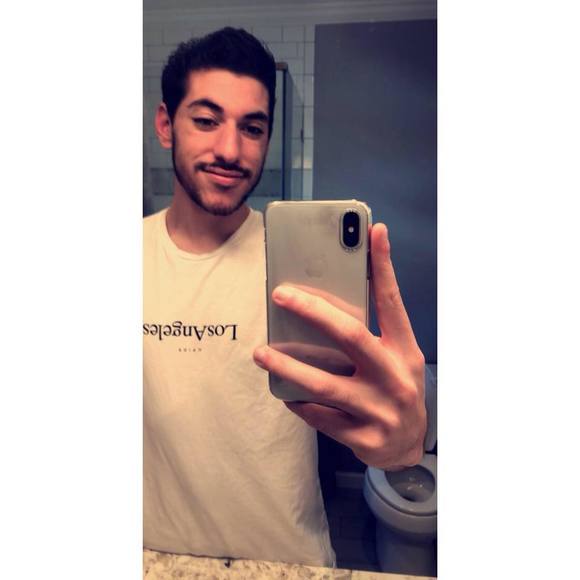 Profile Picture of Eric Arden (@ayyitzeric) on Poshmark