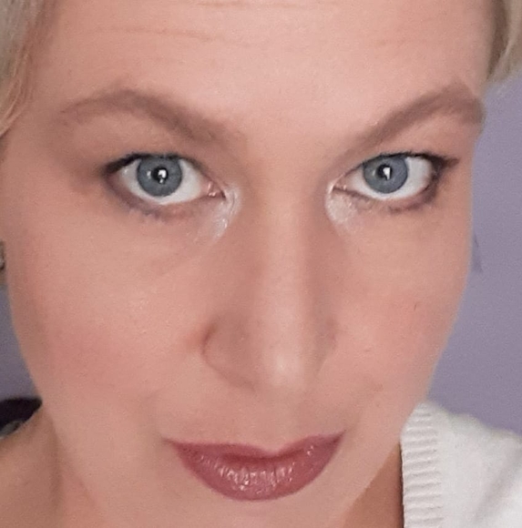 Profile Picture of Valerie Tripp-mankame (@valerietripp) on Poshmark