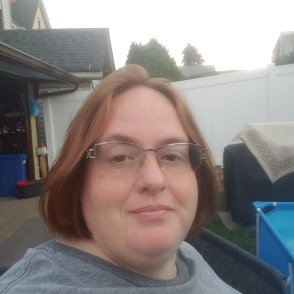 Profile Picture of Jodi Weaver (@jod_i) on Poshmark