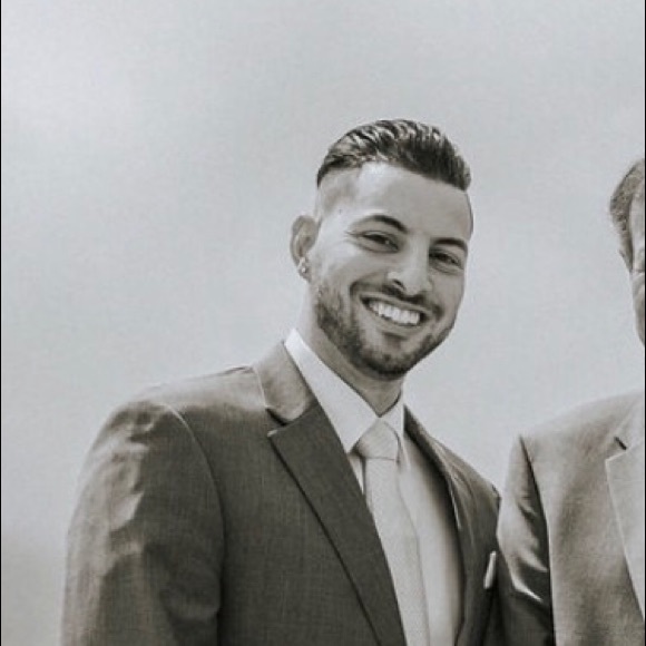 Profile Picture of Scott Harootunian (@rsh2986) on Poshmark