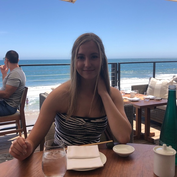 Profile Picture of Sofia Chilimidos (@sofiachili) on Poshmark