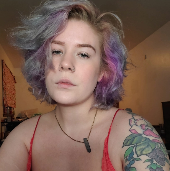 Profile Picture of Mac Chapman (@bluebarrypie1) on Poshmark