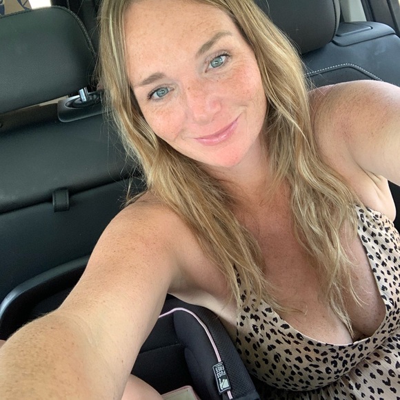 Profile Picture of Heather Borguetti (@heddyb123) on Poshmark