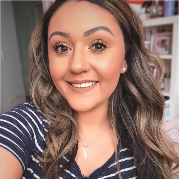 Profile Picture of Chantel Cordova (@tellycordova) on Poshmark