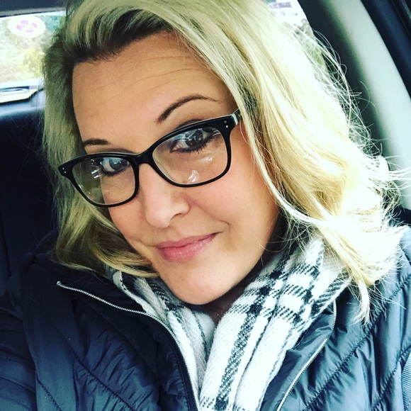 Profile Picture of Ladonna Morgan (@lhardin1903) on Poshmark