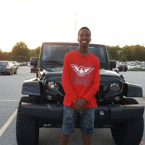 Sam Bideri - Poshmark Profile Picture of Sam Bideri (@biderisamuel) on Poshmark