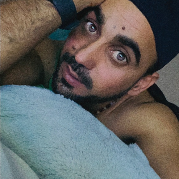 Profile Picture of Anwar Omar (@anwarprecious) on Poshmark