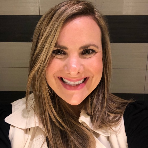 Profile Picture of Shannon Simonson (@ssimons1) on Poshmark