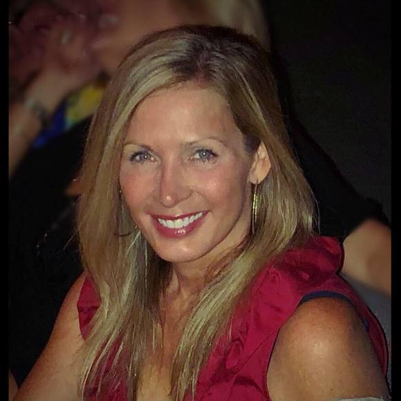 Profile Picture of Amy Privette (@amyprivette) on Poshmark