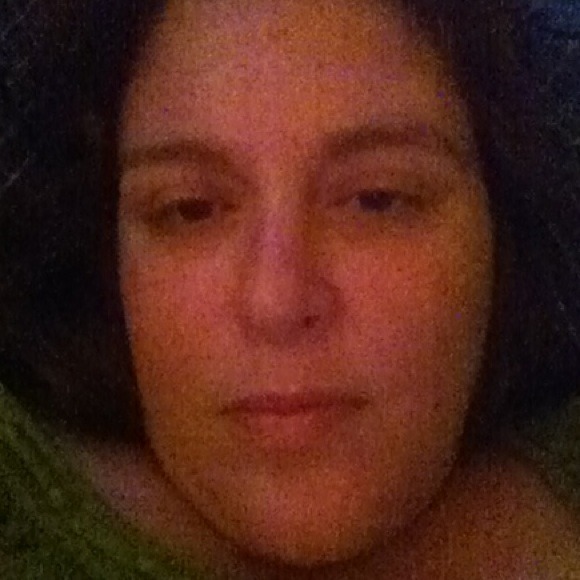 Profile Picture of Amber Urdahl (@urdahl73) on Poshmark