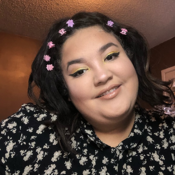 Profile Picture of Alina Alvarez (@naniii_97) on Poshmark