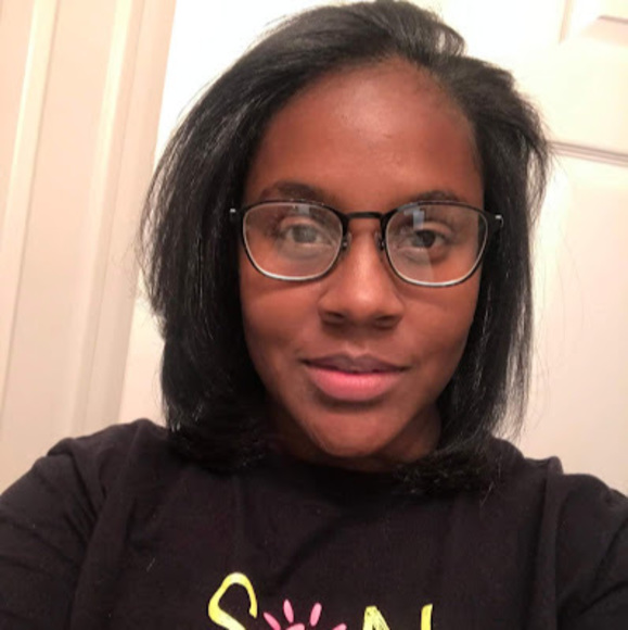 Profile Picture of Lakiesha Crumbsy (@lakieshamarie90) on Poshmark