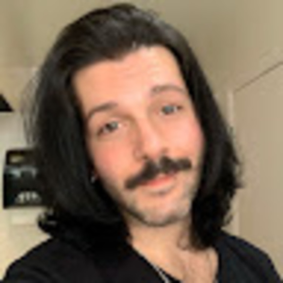 Profile Picture of Ryan Swift (@ryanswift241) on Poshmark