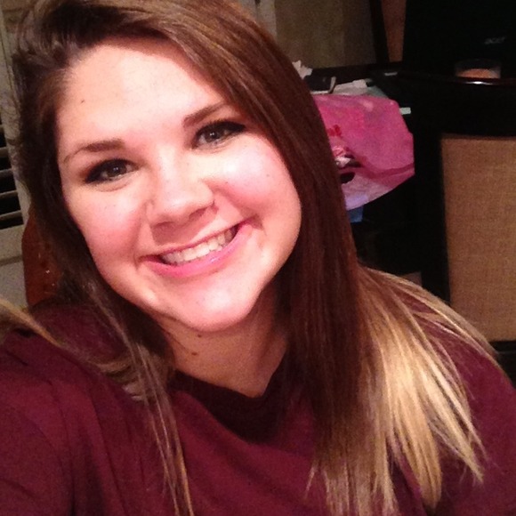 Profile Picture of Claudia Mcgee (@claudiakelley) on Poshmark