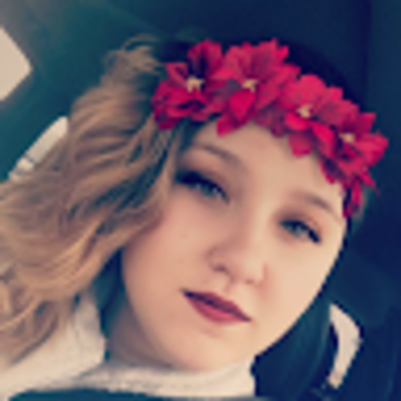 Profile Picture of Madison Mewhirter (@mmewhirter16) on Poshmark