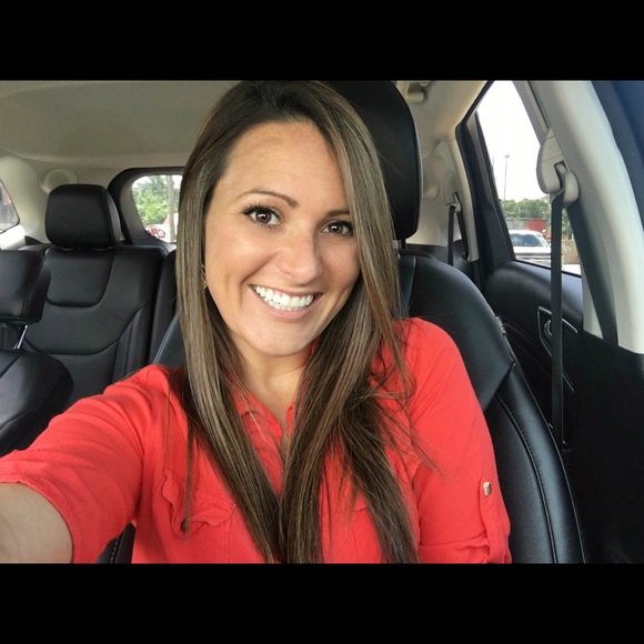 Erica Rendell - Poshmark Profile Picture of Erica Rendell (@edr6199) on Poshmark