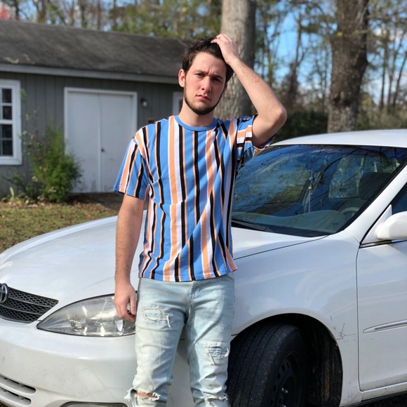 Profile Picture of Matthew Stutts (@mattmanshawty) on Poshmark