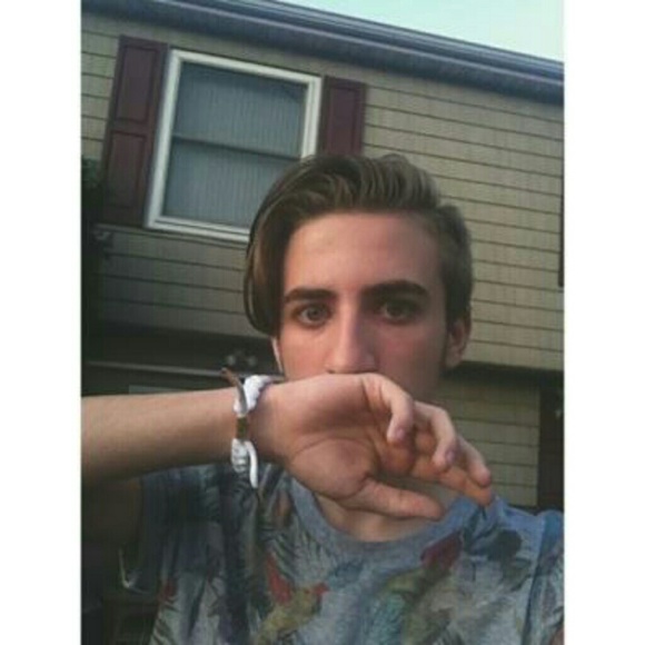Profile Picture of Sal Scalercio (@sxlvatore) on Poshmark