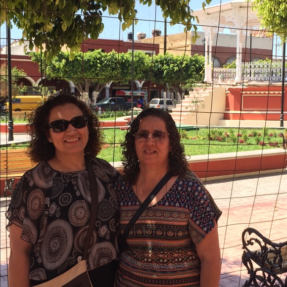 Profile Picture of Lorena Ibarra (@loreyjose) on Poshmark