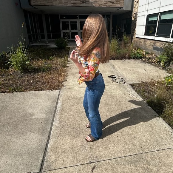 Profile Picture of Lauren Felker (@laurenfelk08022) on Poshmark