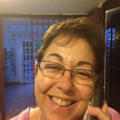 Profile Picture of Gloria V. Negrón (@NevillaGloria) on Twitter