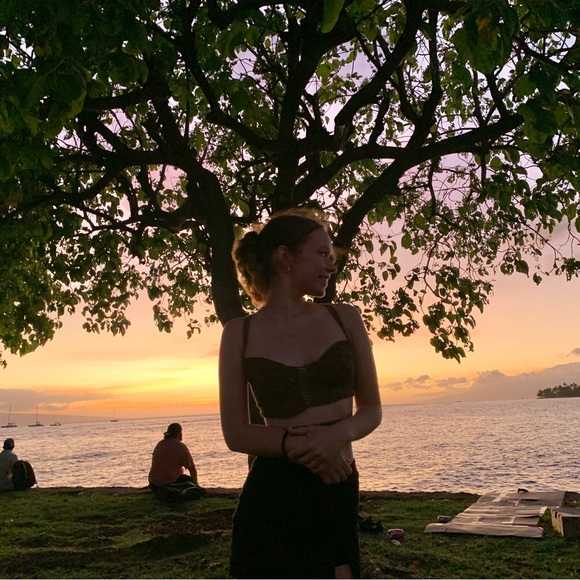 Profile Picture of Calla Johnson (@callaejohnson) on Poshmark