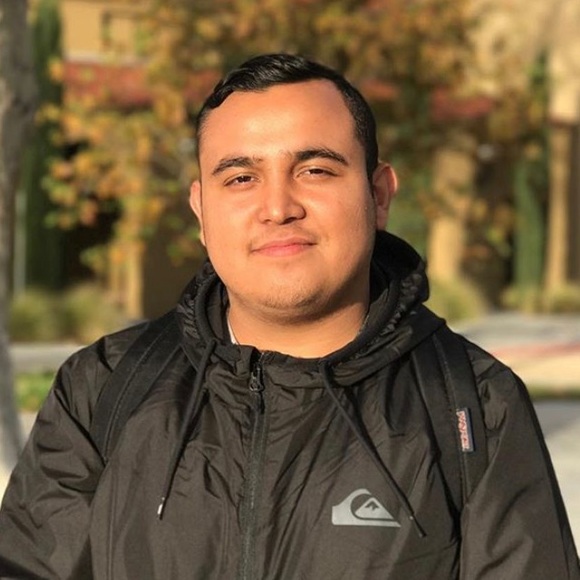 Profile Picture of Mauricio Patino (@mauricio944) on Poshmark