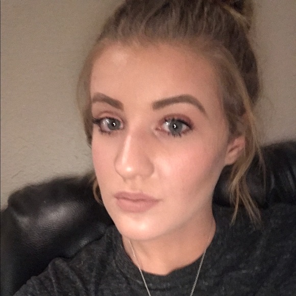 Profile Picture of Addy Schuknecht (@addyschuk) on Poshmark