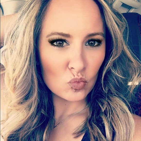 Profile Picture of Lynn Calvert (@calvert113) on Poshmark
