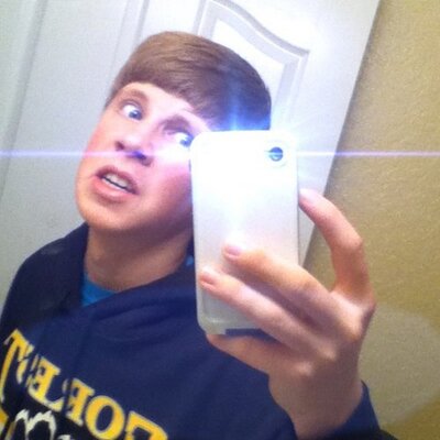 Profile Picture of Christopher (@ChrisLovvorn16) on Twitter