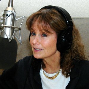 Profile Picture of Robin Young (@@hereandnowrobin) on Twitter