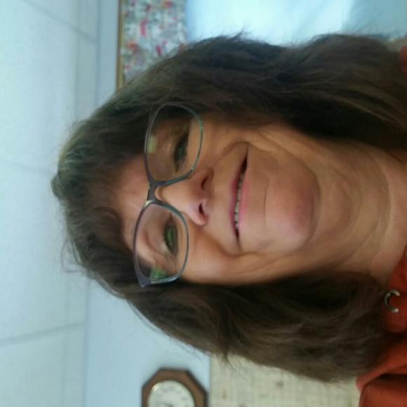 Profile Picture of Gail Kropp (@gail1956568) on Poshmark
