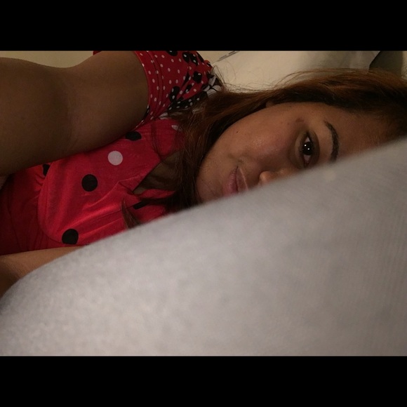 Profile Picture of Nonnon Bien (@non2_bien) on Poshmark