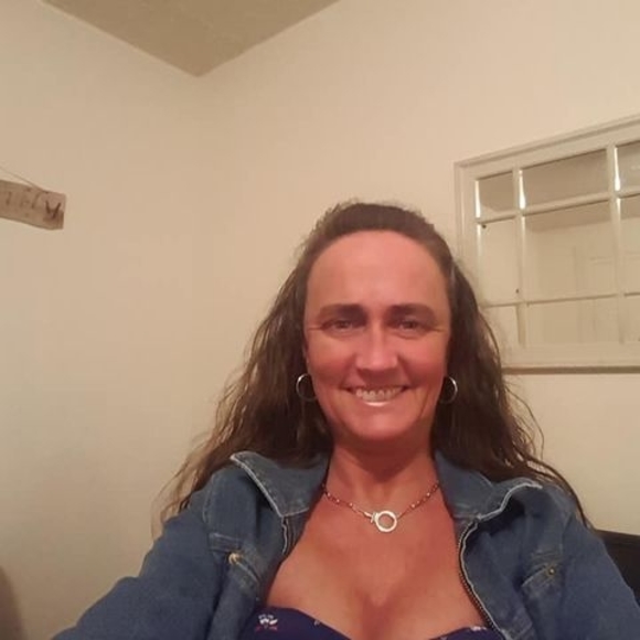 Profile Picture of Michele Huff (@michelehuff304) on Poshmark